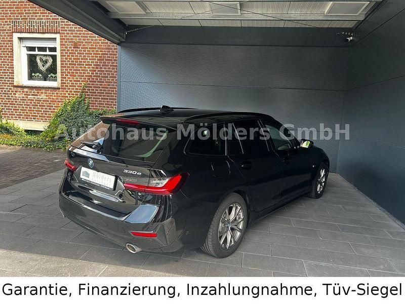 Gebraucht BMW 330e Sport Line 184 PS (135 kW) 2022 Schwarz Kombi