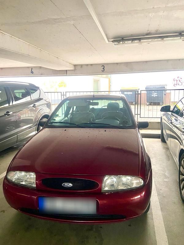 Gebraucht Ford Fiesta 65 PS (47 kW) 1997 Rot Kleinwagen