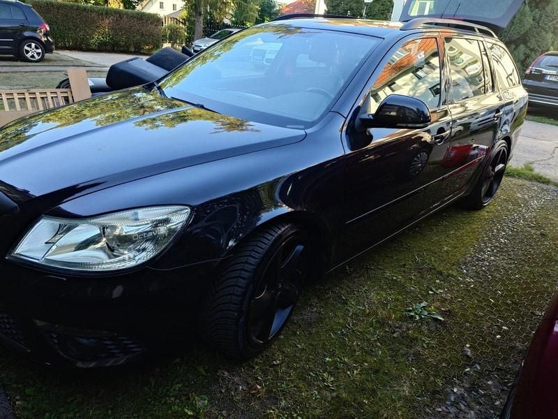 Schwarz Gebraucht 2009 Skoda Octavia RS Kombi | 6.500 € (Guter Preis) - Bild 1/4