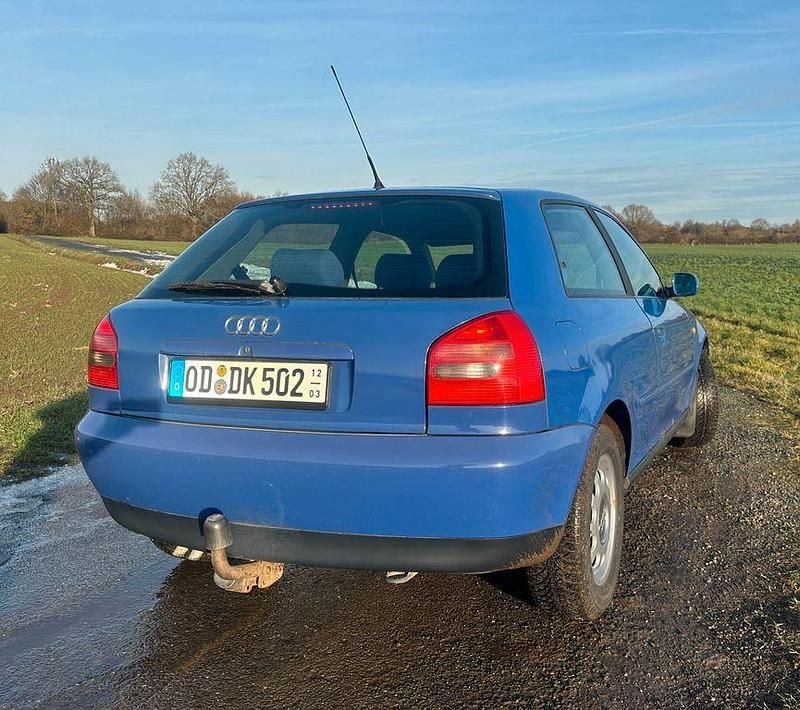 Gebraucht Audi A3 Basis 101 PS (74 kW) 1999 Blau Limousine