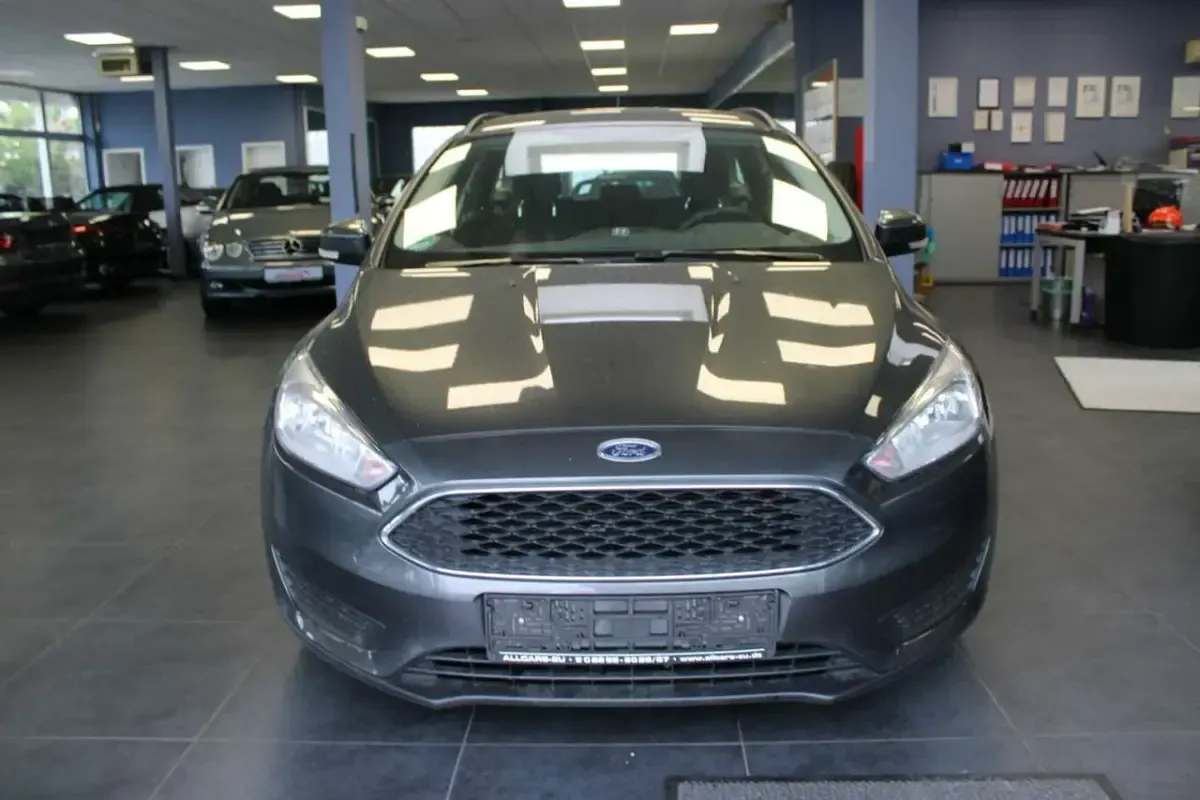 Usata Ford Focus 105 CV (77 kW) 2017 Grigio Station wagon