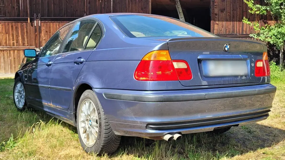 Gebraucht BMW 320 Sport Line 150 PS (110 kW) 1998 Blau Limousine