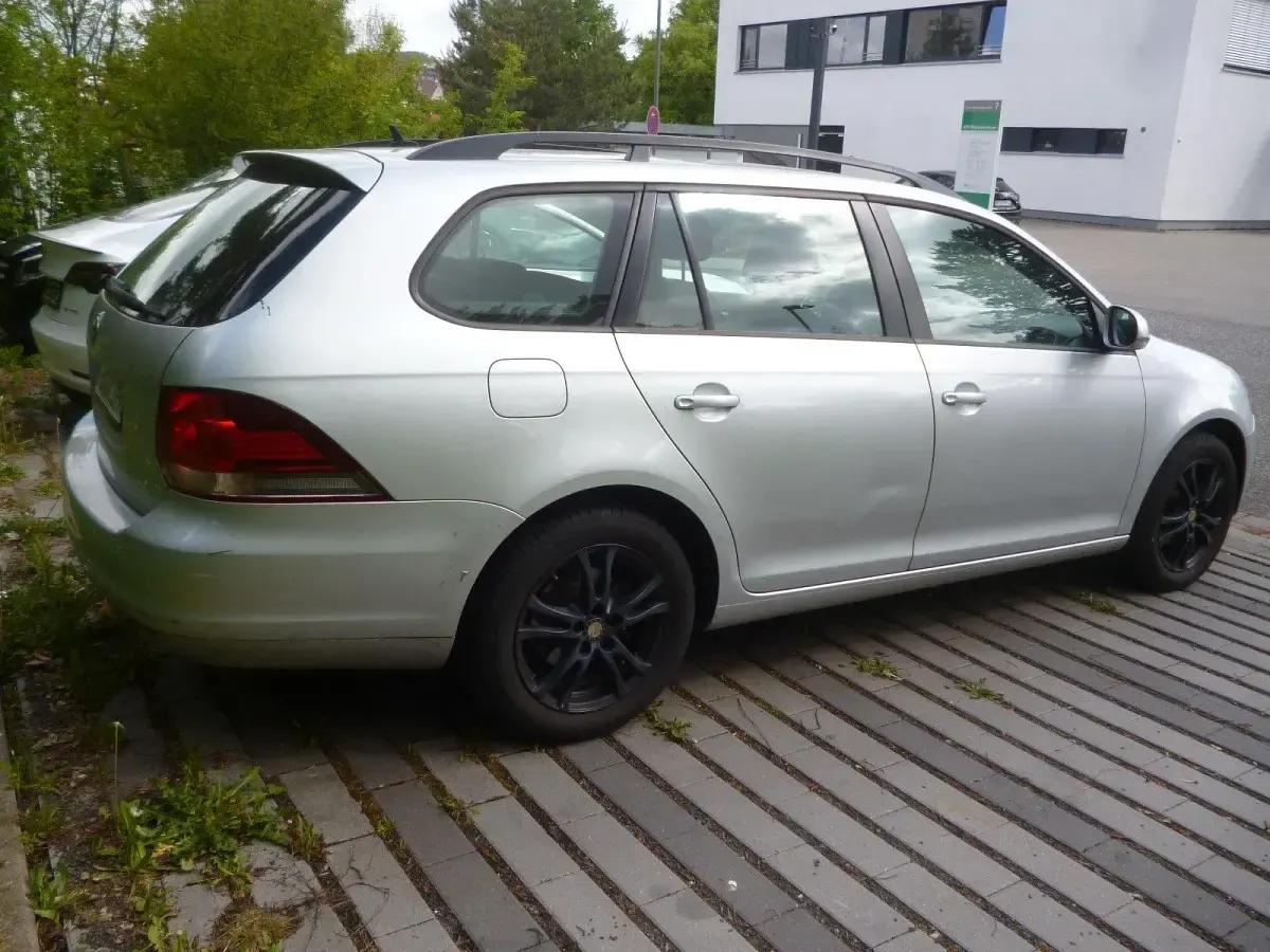 Gebraucht VW Golf VI 105 PS (77 kW) 2011 Silber Kleinwagen