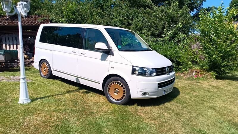 Weiß Gebraucht 2010 VW T5 Highline Van | 28.200 € (Teuer) - Bild 1/4