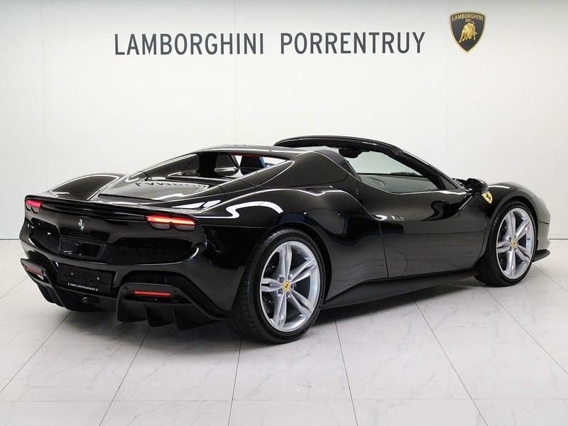Gebraucht Ferrari 296 829 PS (609 kW) 2023 Schwarz Cabrio