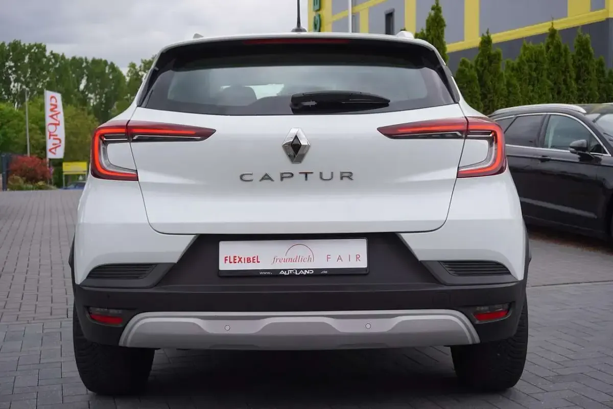 Gebraucht Renault Captur 140 PS (102 kW) 2022 Weiss SUV