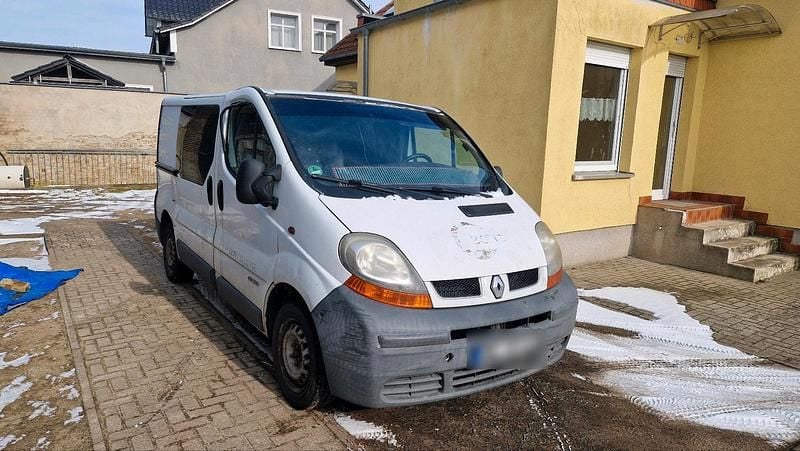 Gebraucht Renault Trafic 101 PS (74 kW) 2003 Weiß Van / Kleinbus