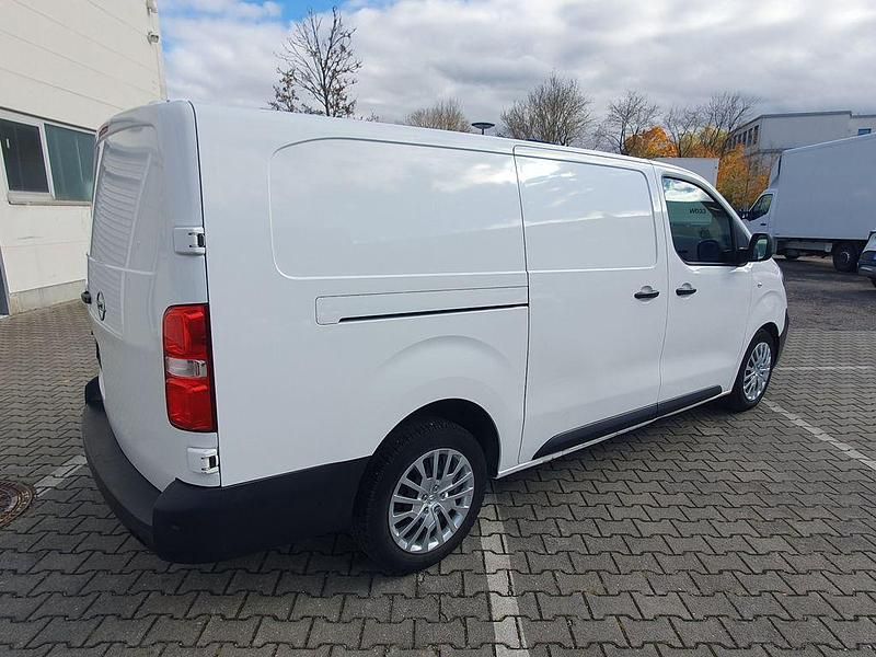 Gebraucht Opel Vivaro 122 PS (89 kW) 2021 Weiß Van / Kleinbus