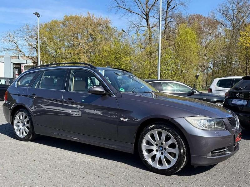 Second-hand BMW 330 231 CP (169 kW) 2006 Sparkling graphite metallic Break