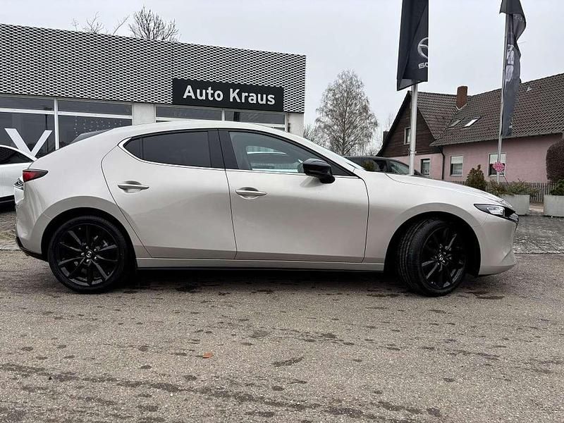 Neu Mazda 3 Nagisa 186 PS (136 kW) 2025 Platinum quartz m Limousine