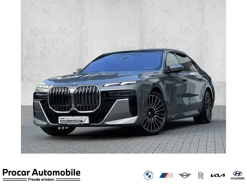 Gebraucht BMW 740 M Sport 299 PS (219 kW) 2025 Limousine