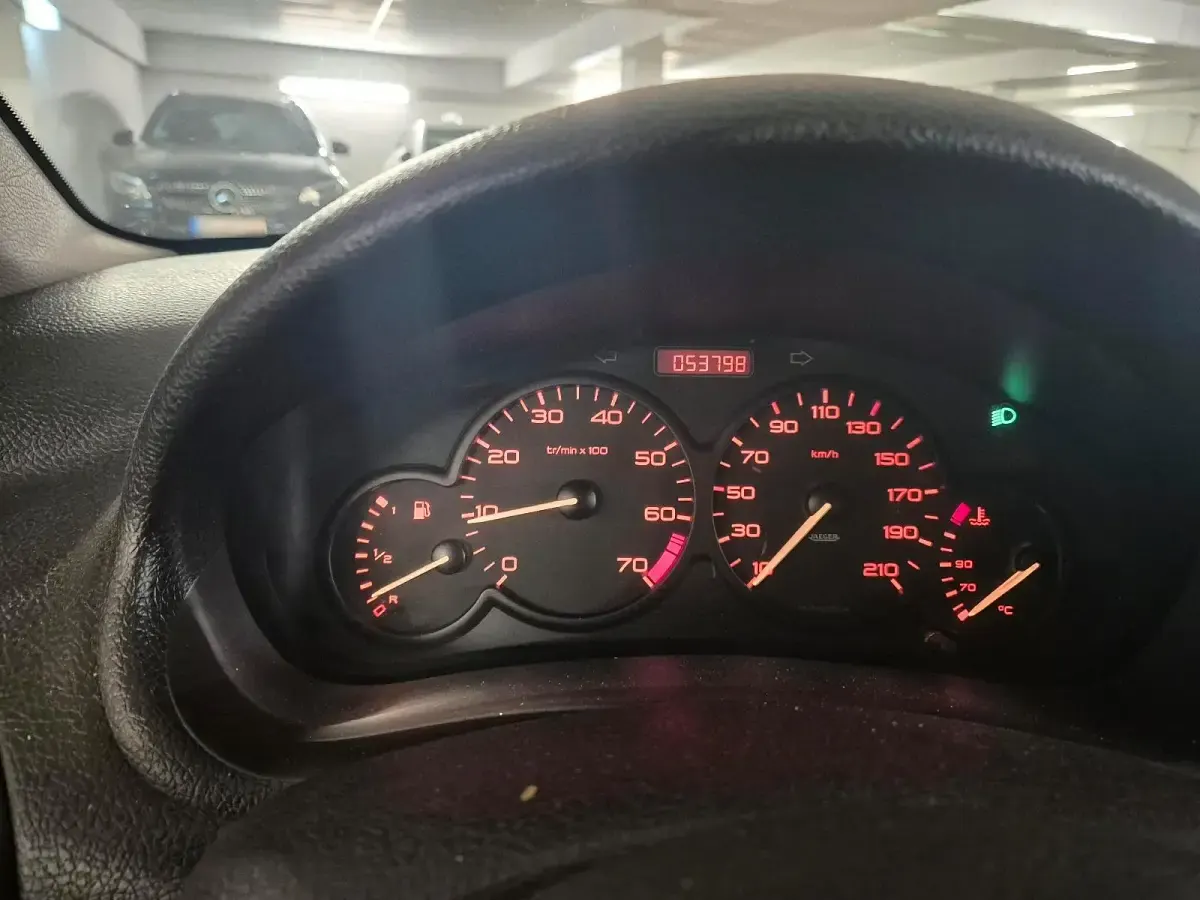 Gebraucht Peugeot 206 60 PS (44 kW) 1999 Kleinwagen
