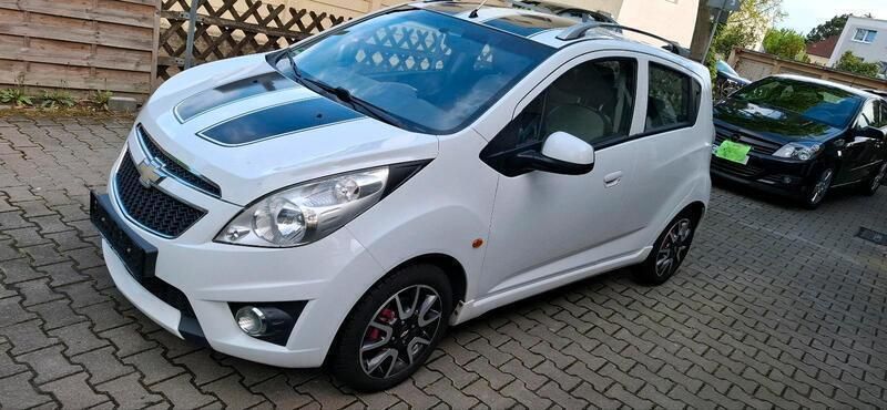 Weiß Gebraucht 2011 Chevrolet Spark Kleinwagen | 2.500 € (Fairer Preis) - Bild 1/4