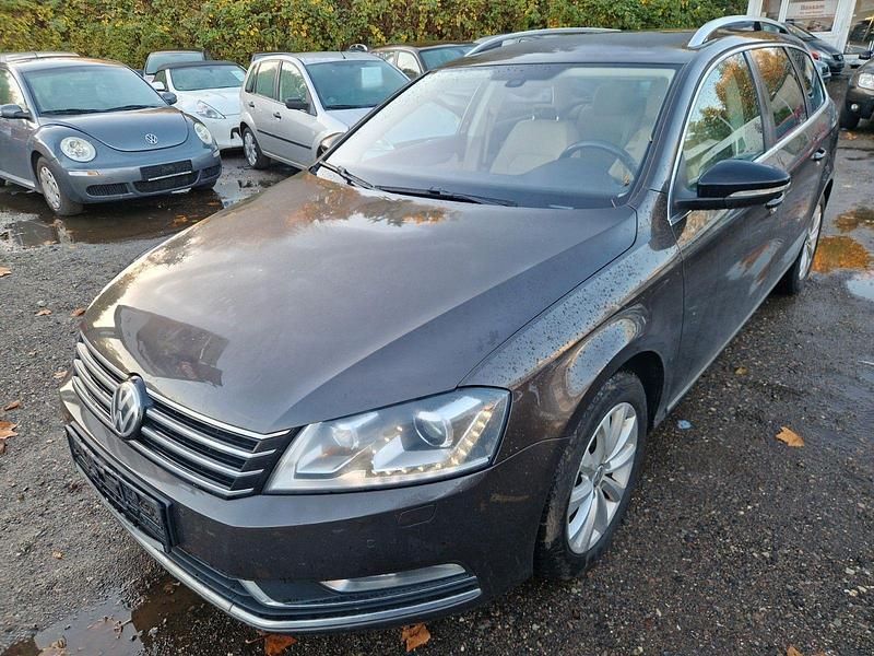 Schwarz Gebraucht 2014 VW Passat Edition Kombi | 5.900 € (Fairer Preis) - Bild 1/4