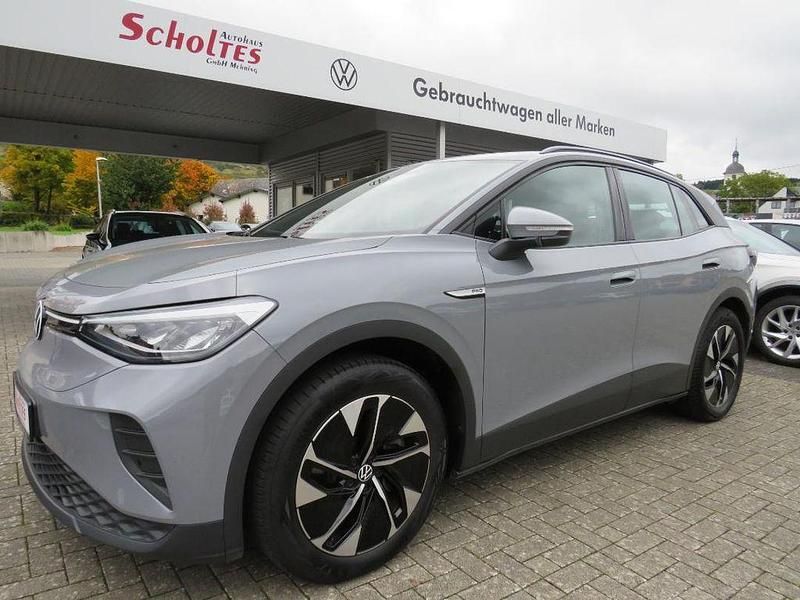 Mondsteingrau Gebraucht 2021 VW ID.4 Pro Performance SUV | 25.880 € (Guter Preis) - Bild 1/4
