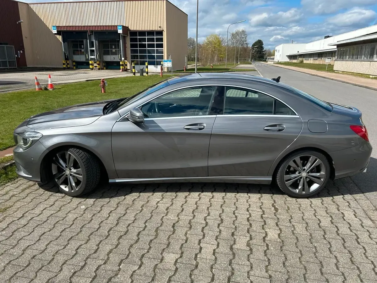 Gebraucht Mercedes CLA200 156 PS (114 kW) 2014 Grau Coupé