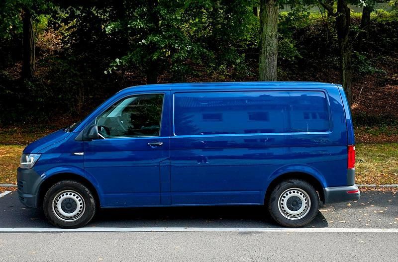 Blau Gebraucht 2016 VW T6 Van | 8.750 € - Bild 1/1