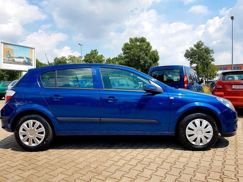 Gebraucht Opel Astra Edition 116 PS (85 kW) 2009 Blau Limousine
