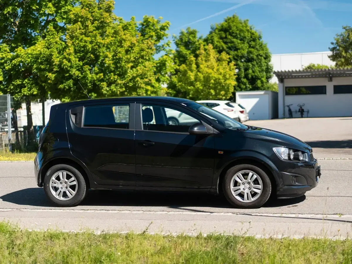 Occasion Chevrolet Aveo LT 101 ch (74 kW) 2012 Noir Citadine
