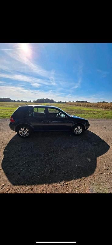Gebraucht VW Golf IV 101 PS (74 kW) 2001 Blau Kleinwagen