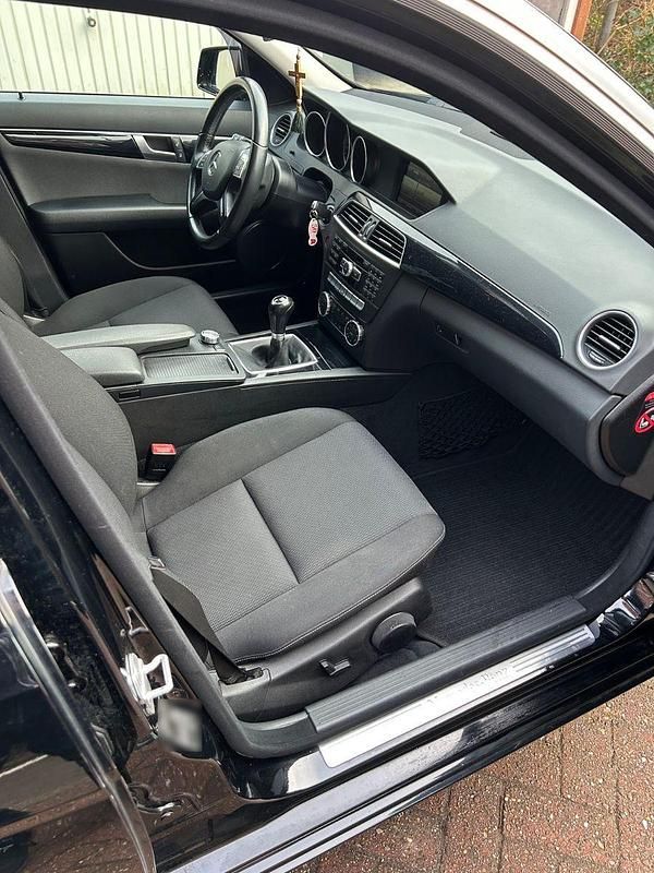 Gebraucht Mercedes C220 170 PS (125 kW) 2012 Schwarz Kombi