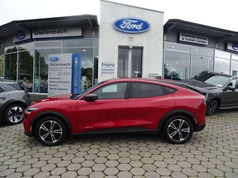 Lucid rot Gebraucht 2024 Ford Mustang Mach-E Basis SUV | 36.900 € - Bild 1/4