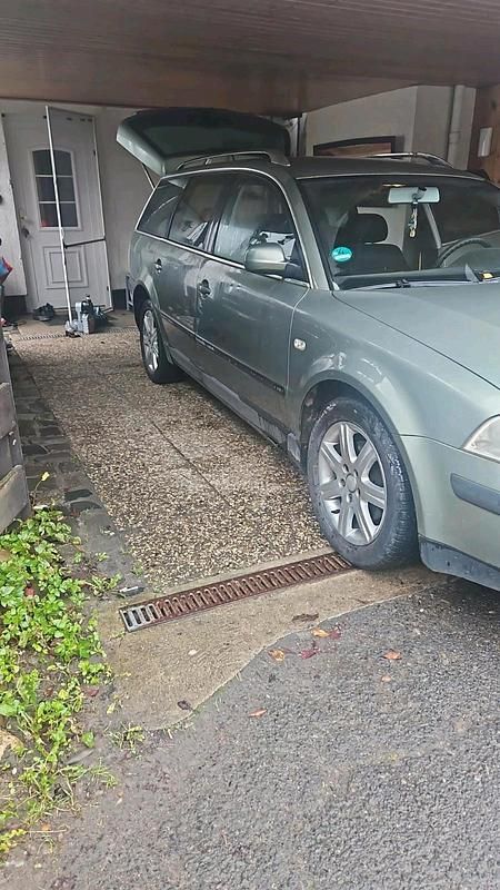 Gebraucht VW Passat 109 PS (80 kW) 2002 Grün Kleinwagen