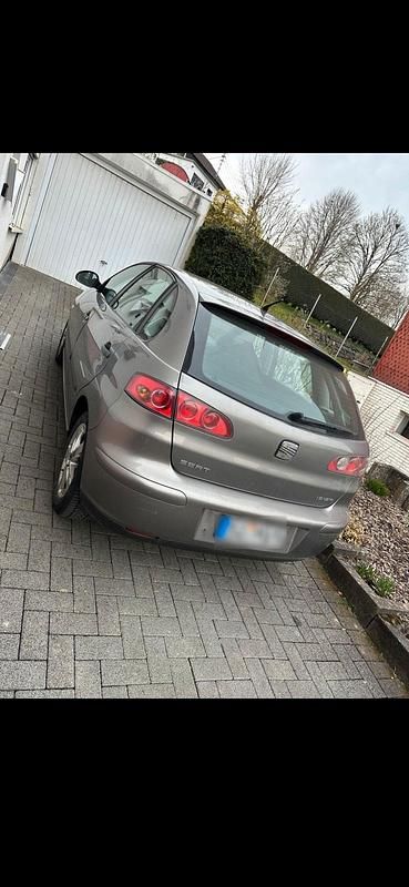 Gebraucht Seat Ibiza 60 PS (44 kW) 2004 Grau Kleinwagen