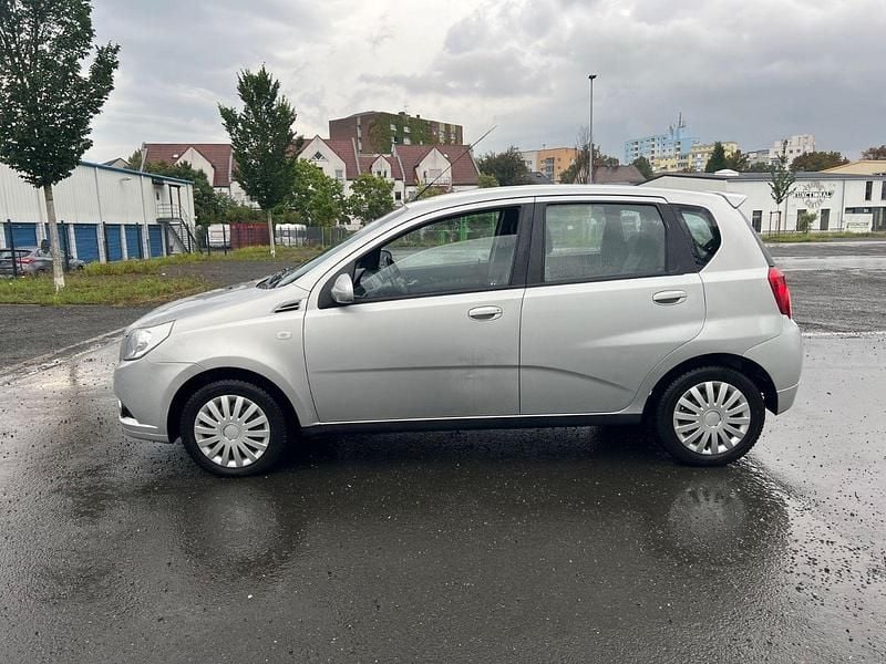 Gebraucht Chevrolet Aveo LT 101 PS (74 kW) 2008 Silber Kleinwagen
