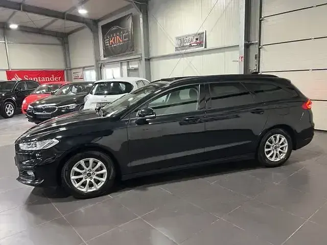 Gebraucht Ford Mondeo 150 PS (110 kW) 2022 Agate black Kombi