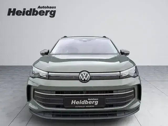 Gebraucht VW Tiguan Goal 150 PS (110 kW) 2025 Grün SUV
