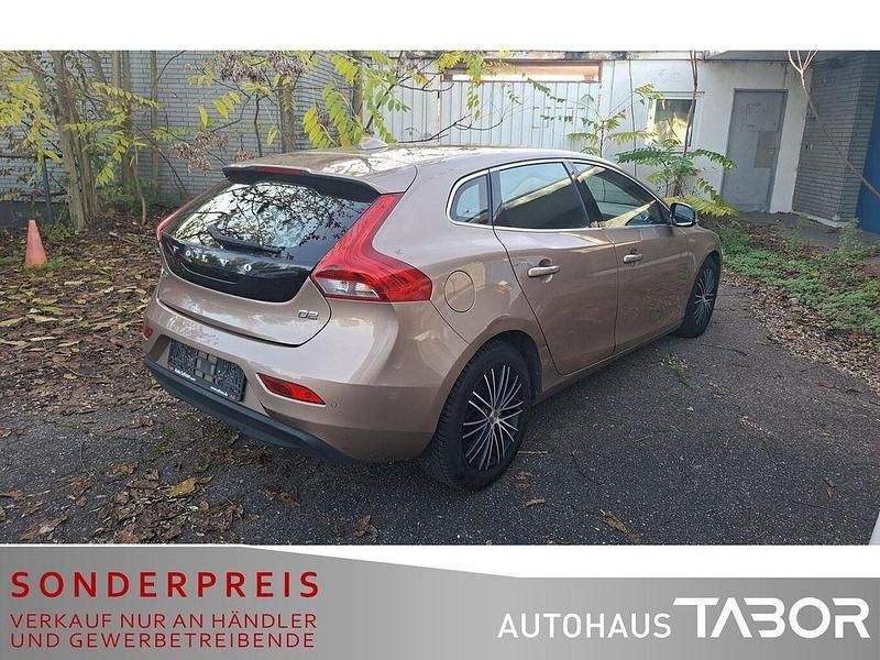 Gebraucht Volvo V40 Momentum 114 PS (83 kW) 2014 Unbekannt Kombi
