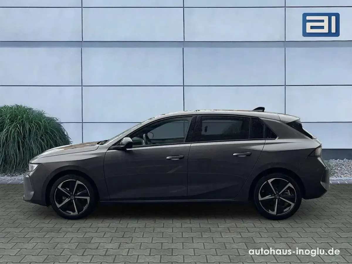 Neu Opel Astra Edition 131 PS (96 kW) 2025 Grau Limousine