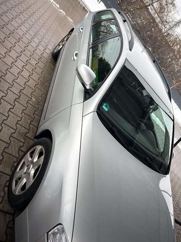 Second-hand VW Passat 140 CP (102 kW) 2008 Argintiu Berlinǎ