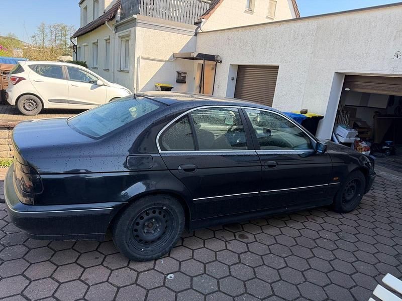 Second-hand BMW 520 150 CP (110 kW) 1998 Negru Berlinǎ
