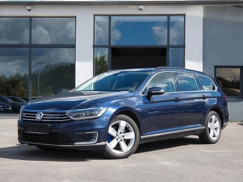 Blau Gebraucht 2017 VW Passat GTE Kombi | 8.890 € (Superpreis) - Bild 1/4