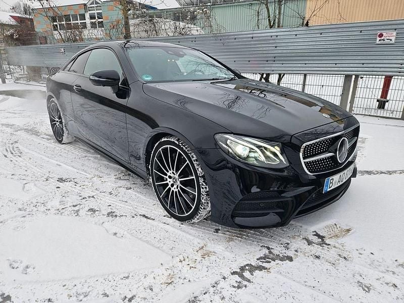 Gebraucht Mercedes E300 245 PS (180 kW) 2019 Schwarz Coupé