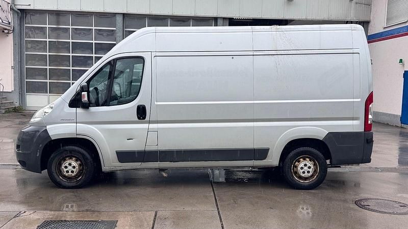 Gebraucht Peugeot Boxer 120 PS (88 kW) 2010 Grau Van