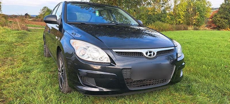 Gebraucht Hyundai i30 109 PS (80 kW) 2008 Schwarz Limousine