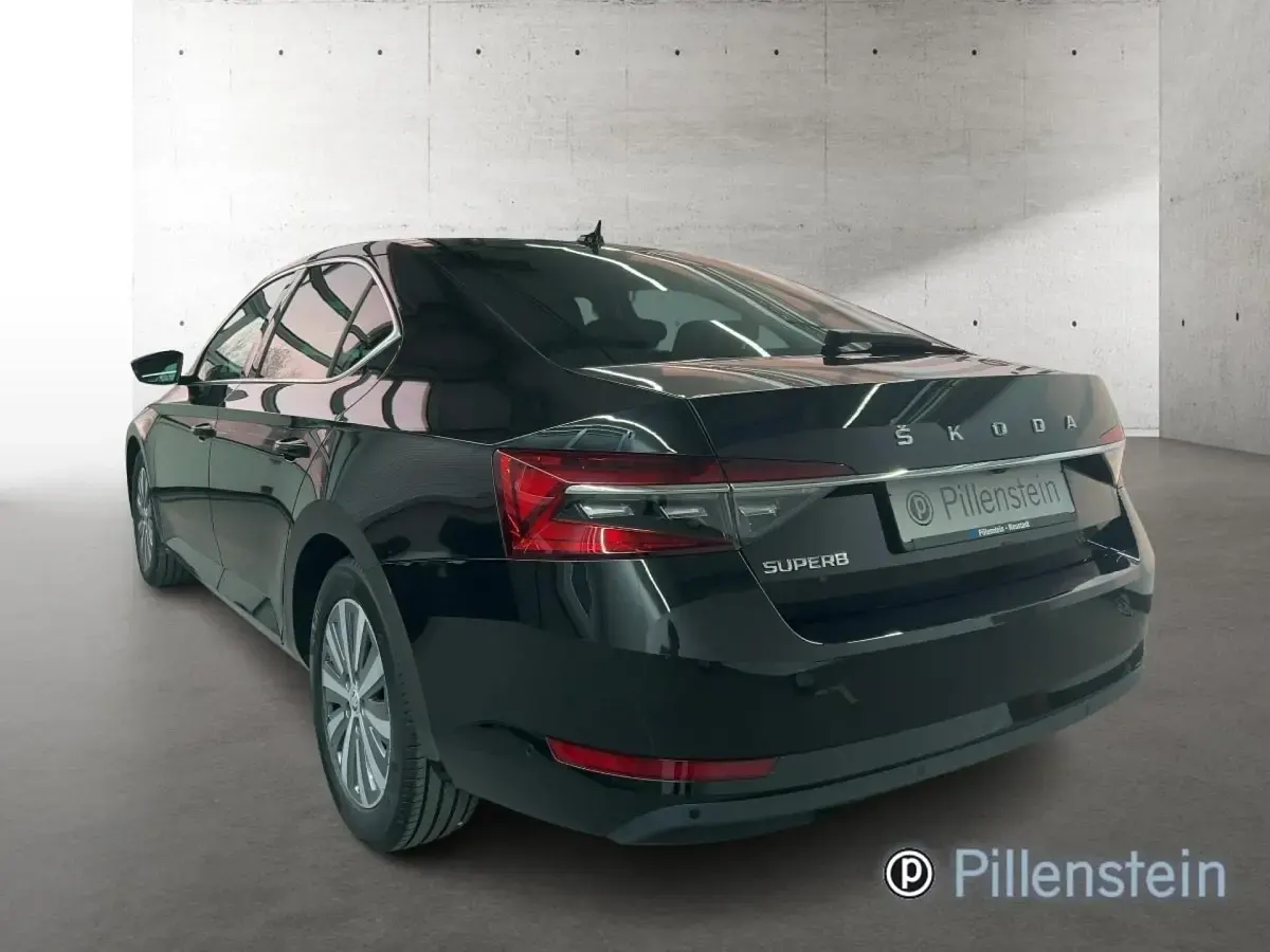 Gebraucht Skoda Superb Business Line 150 PS (110 kW) 2022 Schwarz Limousine