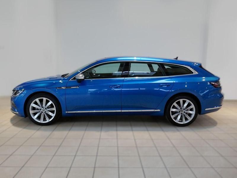 Gebraucht VW Arteon Elegance 218 PS (160 kW) 2022 Eisvogelblau metallic (metallic) Kombi