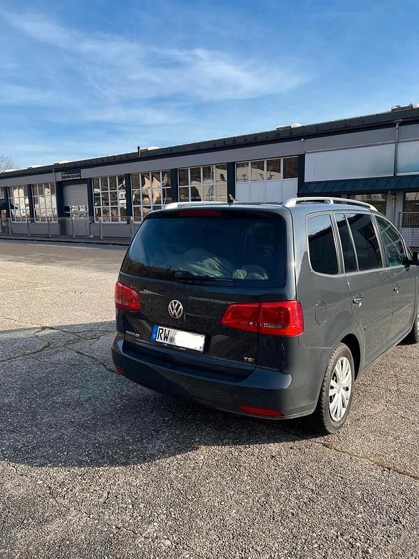 Gebraucht VW Touran 140 PS (102 kW) 2014 Grau Van / Kleinbus