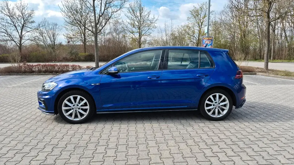 Gebraucht VW Golf VII Active 150 PS (110 kW) 2017 Blau Limousine