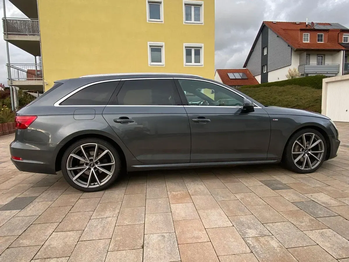 Second-hand Audi A4 S-Line 190 CP (139 kW) 2017 Gri Break