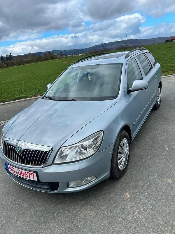 Gebraucht Skoda Octavia Elegance 160 PS (117 kW) 2009 Silber Kombi