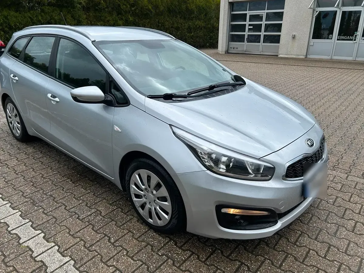 Gebraucht Kia Ceed 110 PS (80 kW) 2018 Silber Kleinwagen