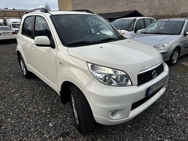 Gebraucht Daihatsu Terios 105 PS (77 kW) 2011 Weiß SUV