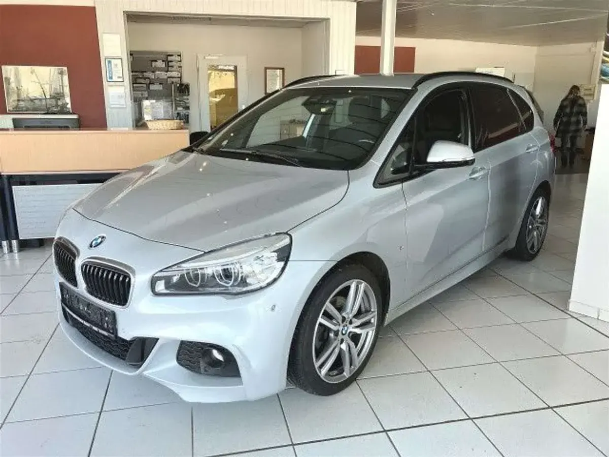 Gebraucht BMW 218 M Sport 136 PS (100 kW) 2016 Silber Van / Kleinbus