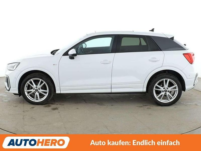 Gebraucht Audi Q2 S-Line 150 PS (110 kW) 2023 Gletscherweiss SUV