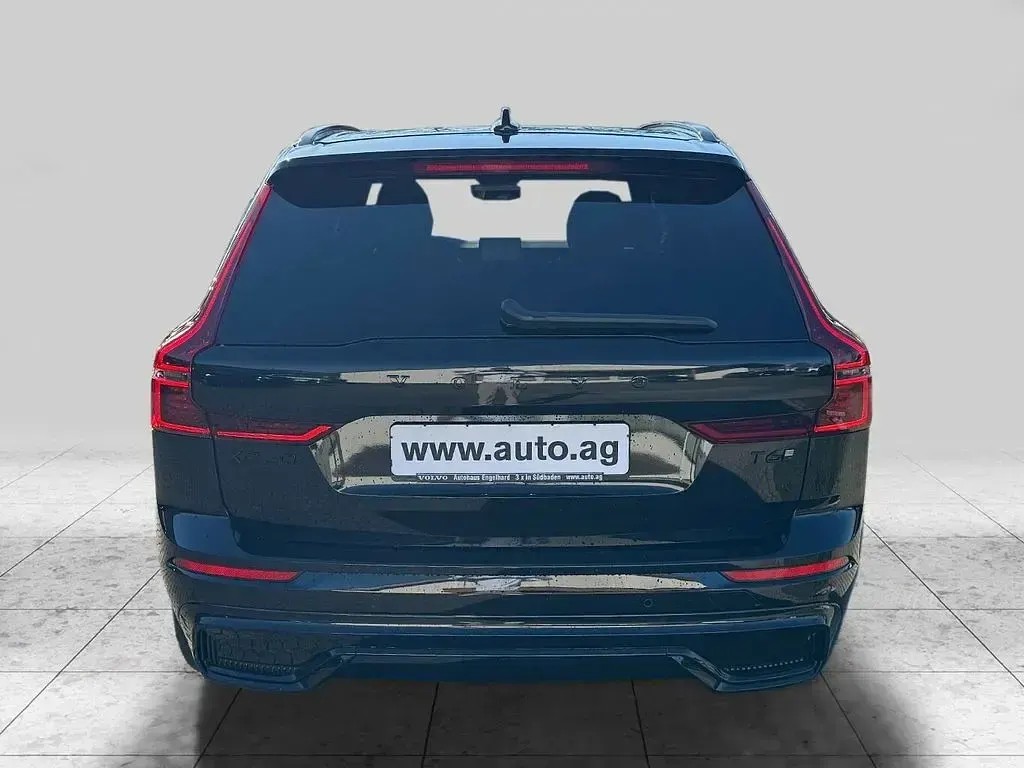 Neu Volvo XC60 Plus 349 PS (256 kW) 2025 Crystal white SUV